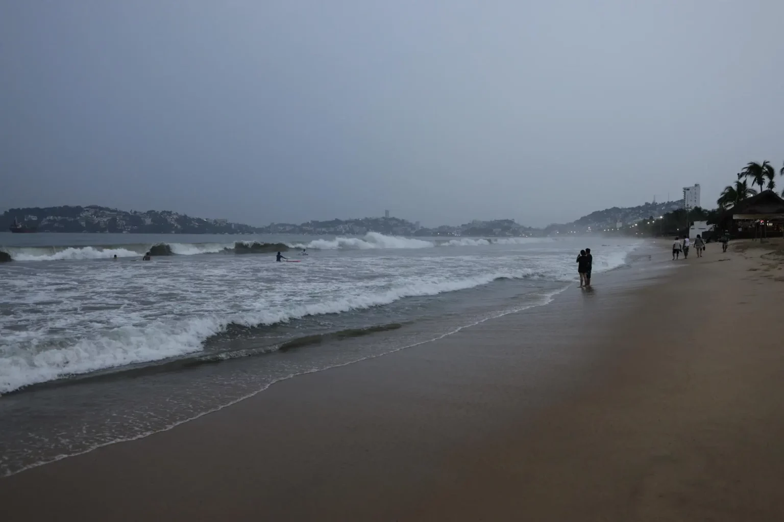 Hurac N John Pierde Fuerza Y Se Degrada A Tormenta Tropical Se Encuentra En Guerrero