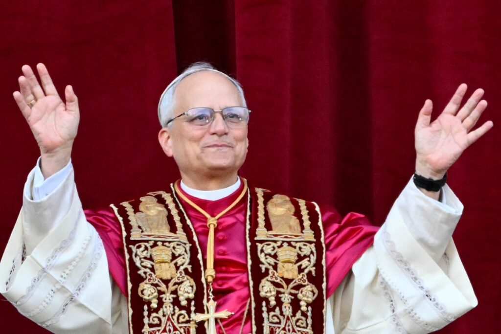 Es el primer papa estadounidense y peruano con el nombre de León XIV. AFP